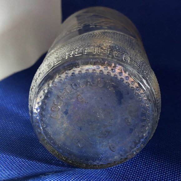 Vintage Canadian Dominion Glass Crystal Coke Bottle Diamond & Stippled c.1960 - Picture 3 of 3
